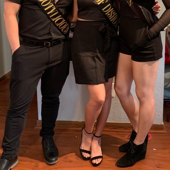 Black Wrapped Skirt, size US S - Picture 5 of 5